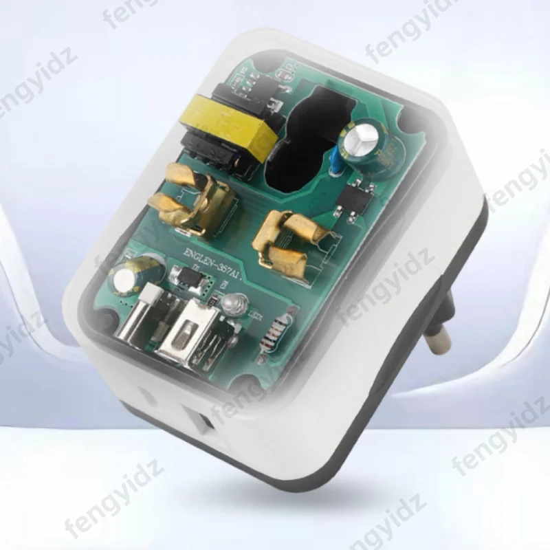 Universal Travel Plug Adapter with 2 USB Ports for UK, EU & US - Image 6