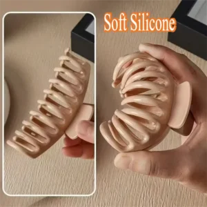 Minimalist Thick-Hair Claw Clip in Silicone